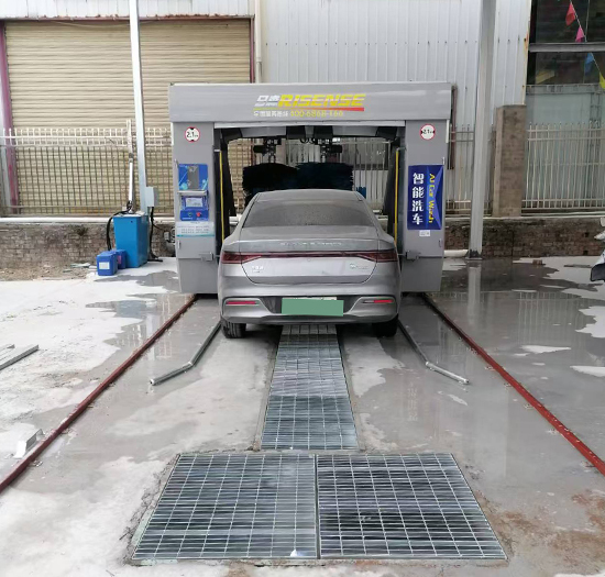 广西汽车销售公司安装日森智能洗车机